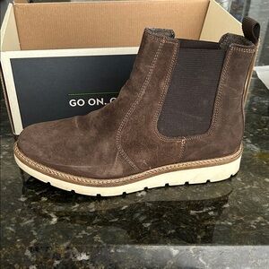 Women’s alpine design Brown Suede Chelsea Boot - Comfort Slip-On